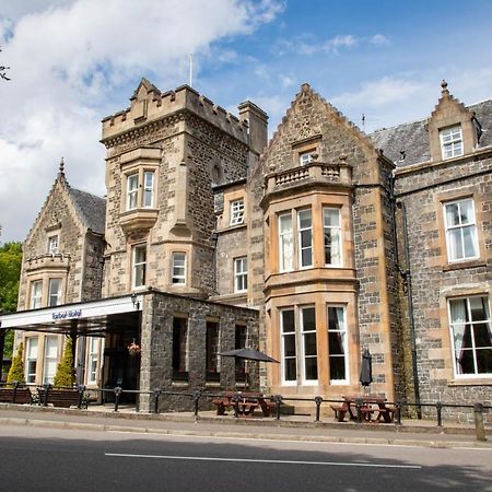 The Tarbet Hotel Exterior photo