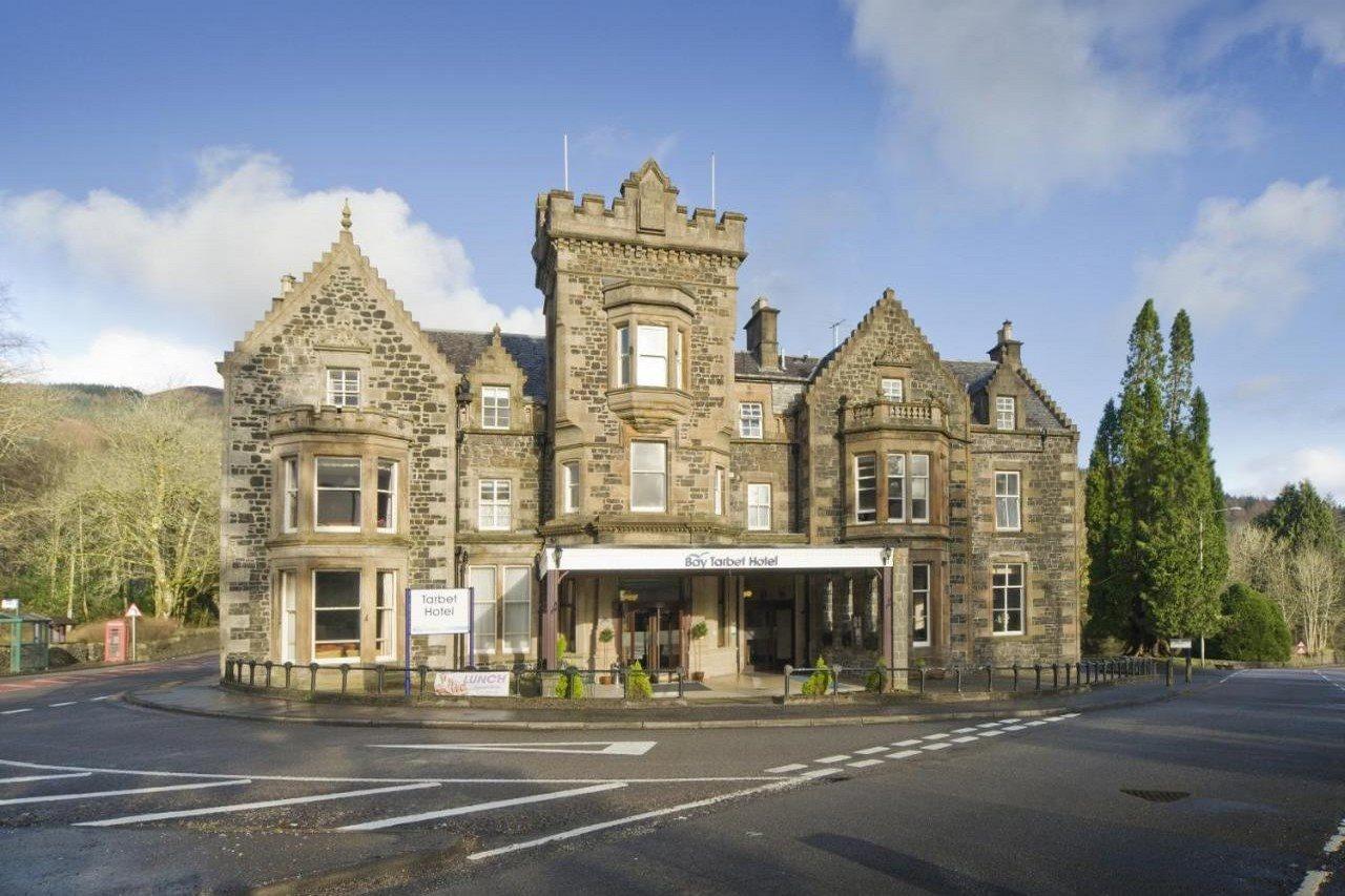 The Tarbet Hotel Exterior photo